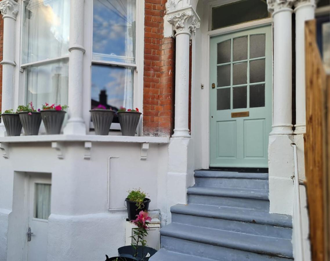 3-Bed House In London Self-Contained In Ladywell Villa Exterior foto