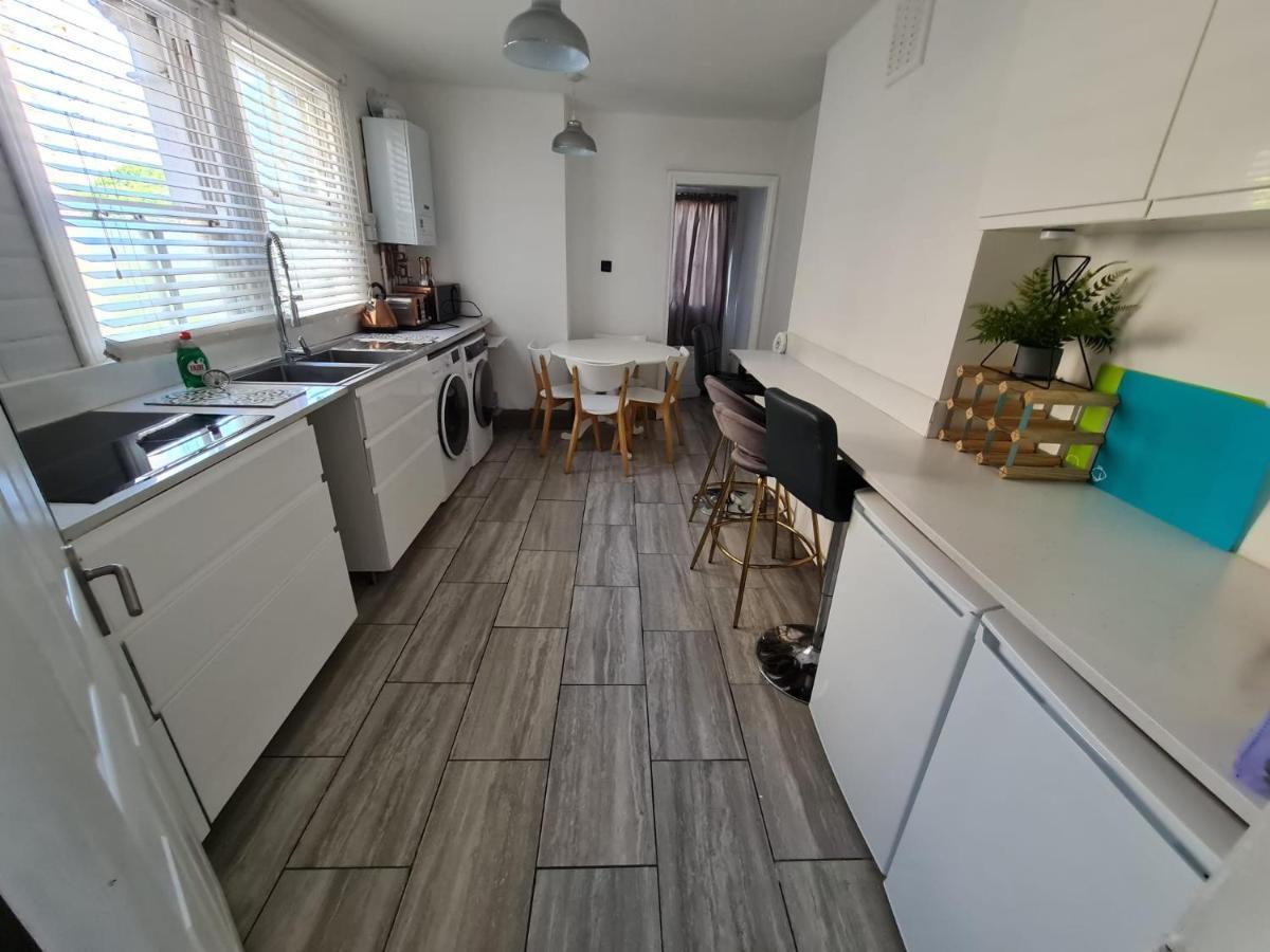 3-Bed House In London Self-Contained In Ladywell Villa Exterior foto