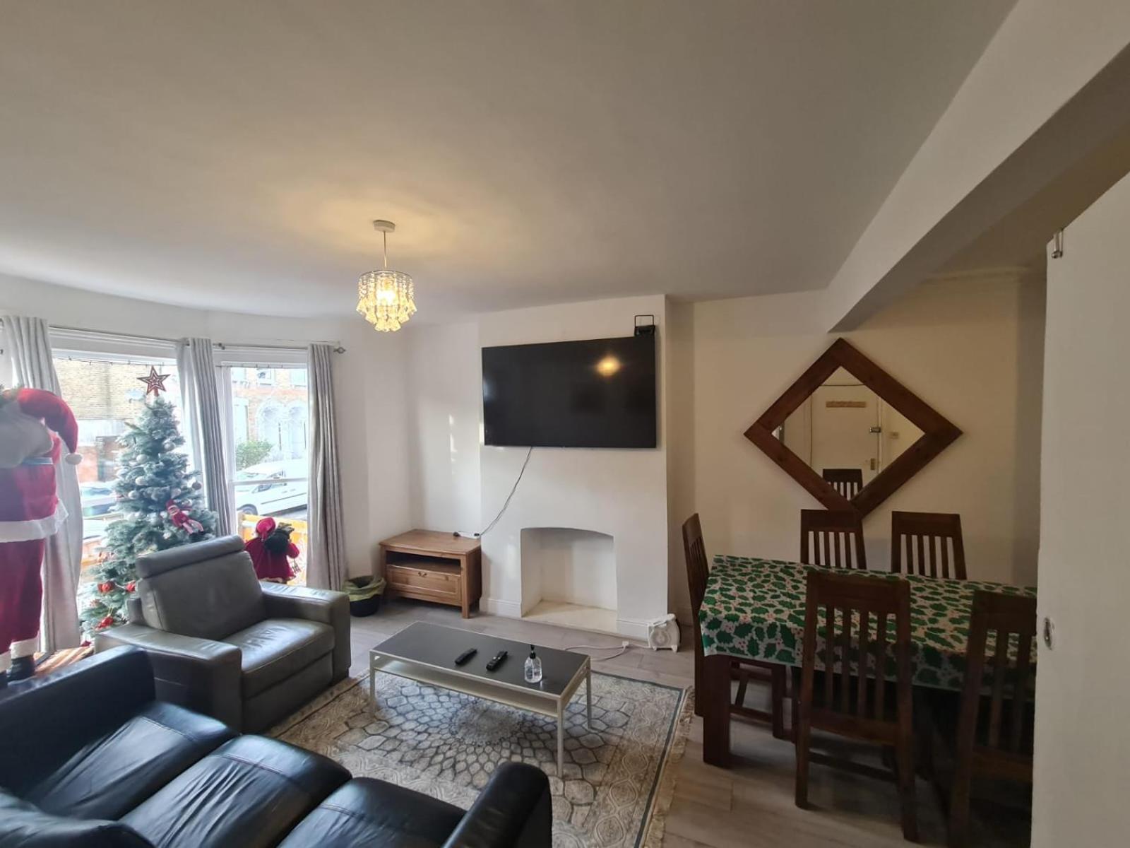 3-Bed House In London Self-Contained In Ladywell Villa Exterior foto