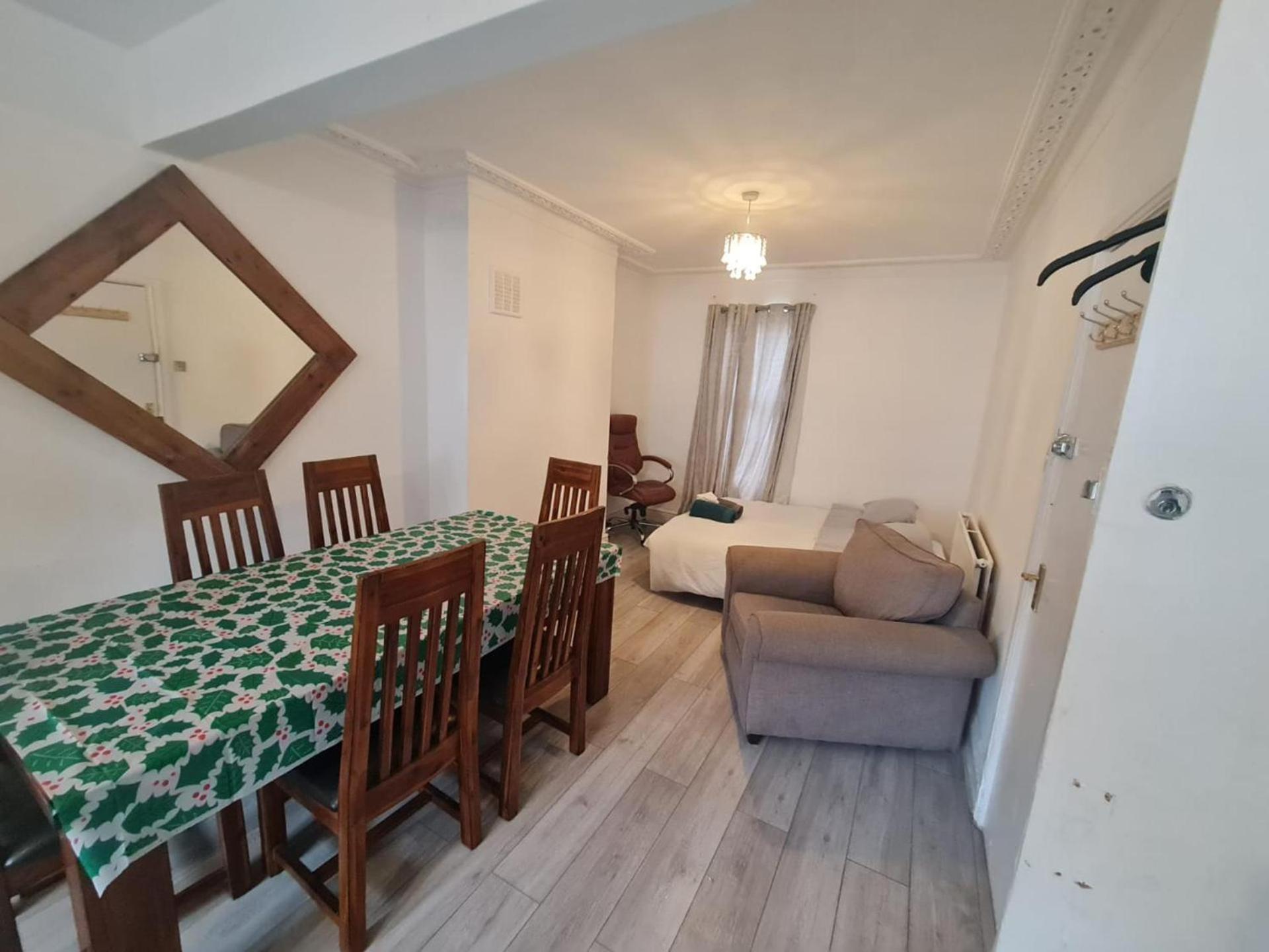 3-Bed House In London Self-Contained In Ladywell Villa Exterior foto
